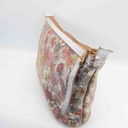 Kosmetiktasche mit Blumenmuster